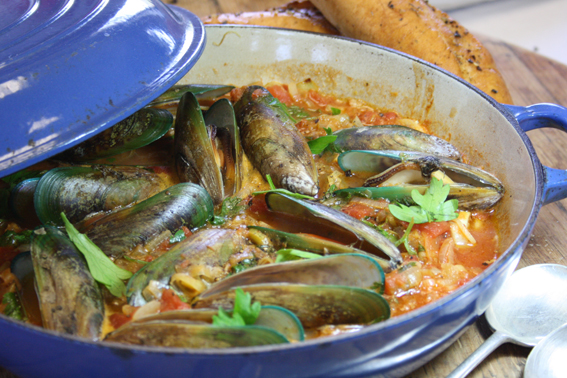 Mussels in Chunky Tomato Sauce