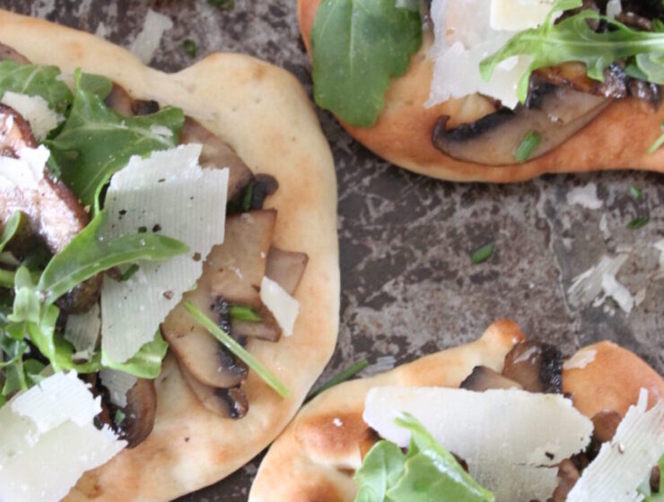 Flatbreads with Garlic Mushrooms, Parmesan & Rocket, a veg option to die for