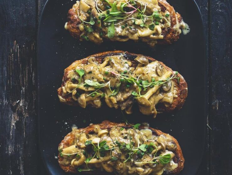 Creamy Mushrooms on Toast