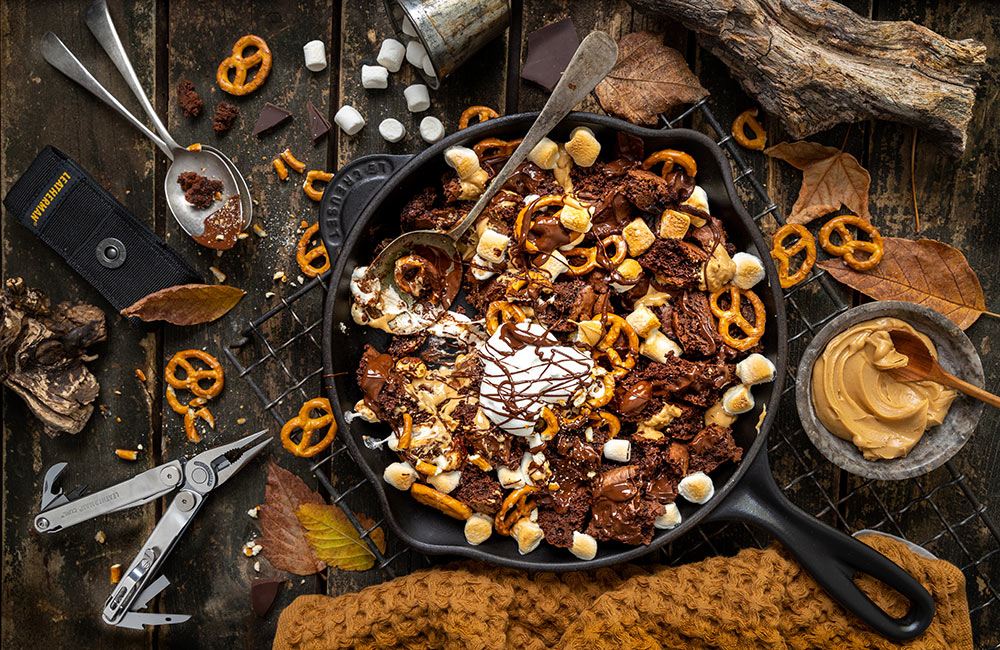Leatherman_Peanut-Butter-&-Pretzel-Brownie-Skillet