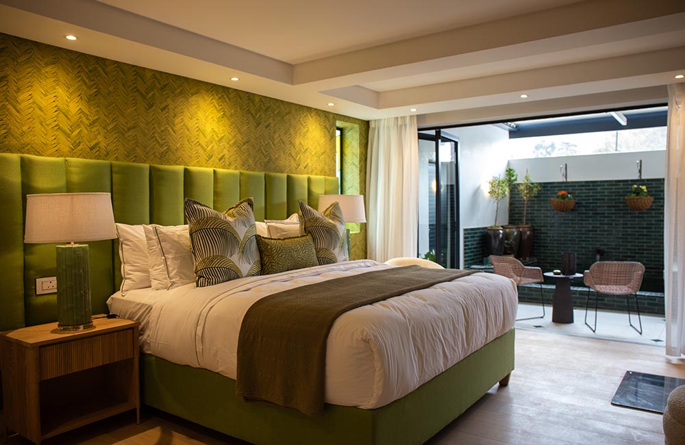 Le-Petite-Manoir-Green-Pool-Room