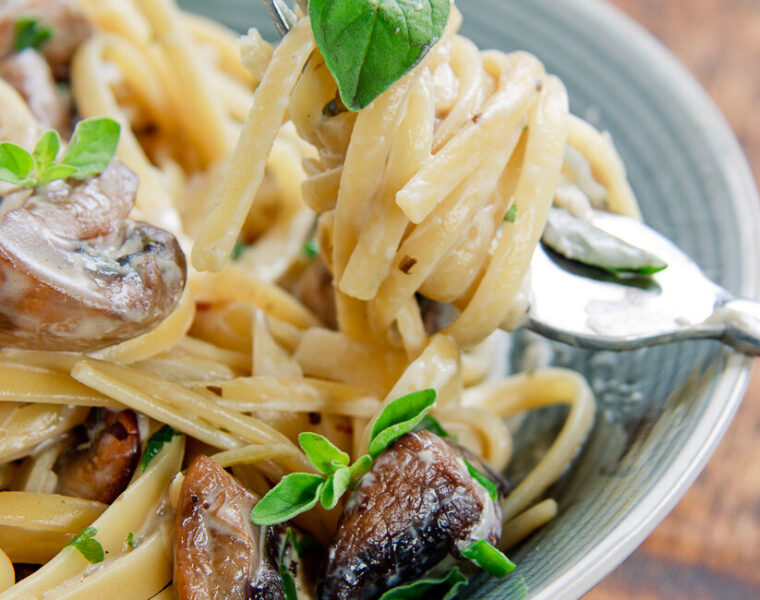 Linguini with Garlic & Mushrooms