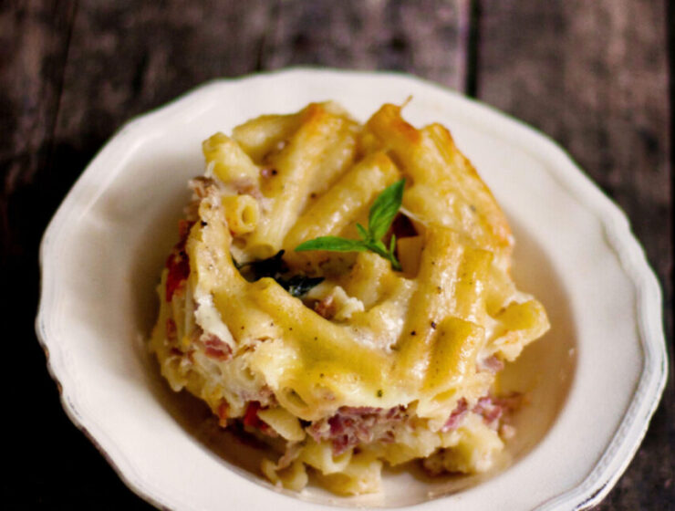 Creamy Macaroni with Salami & Chilli