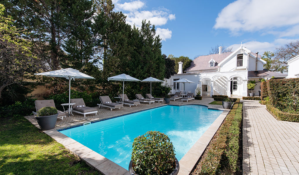 River-Manor-Boutique-Hotel-pool