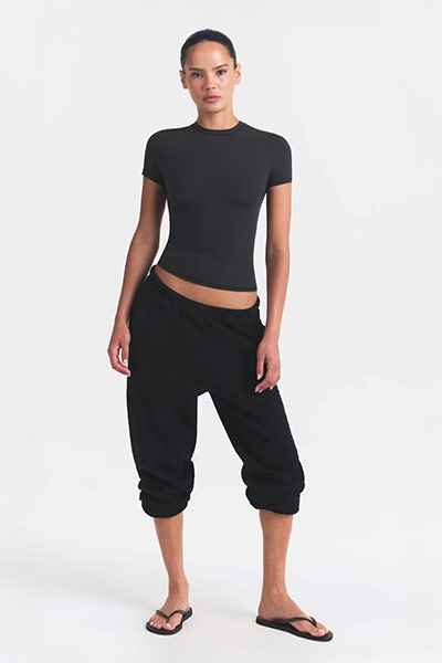 An example of black casual fashion